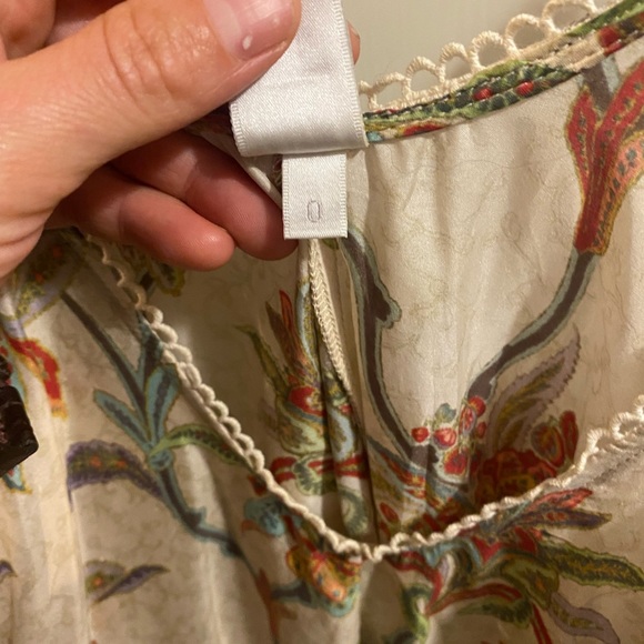 100% silk. Gorgeous - Picture 3 of 5